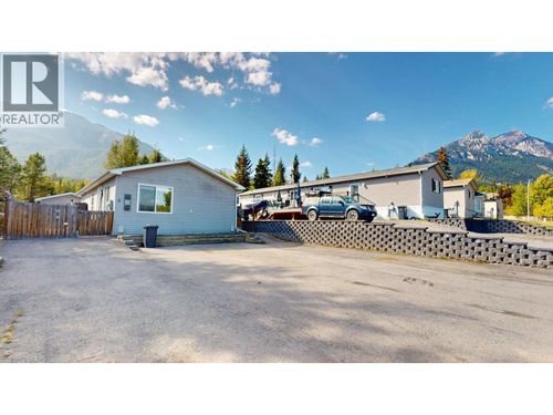 9 Deerborne Dr, Elkford, BC, V0B1H0 | Card Image