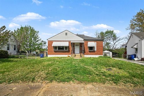 10205 Saint Daniel Ln, Saint Ann, MO, 63074-3814 | Card Image