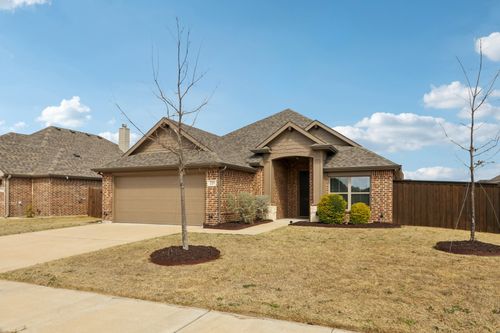 225 Brazos Dr, Waxahachie, TX, 75165-1210 | Card Image