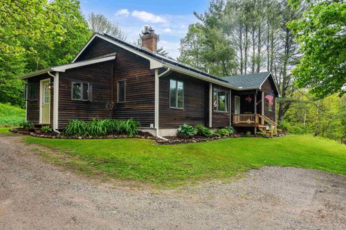 8494 Main Rd, Huntington, VT, 05462-9579 | Card Image