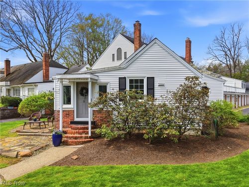 11-14661 Hillbrook Ln N, Chagrin Falls, OH, 44022-2686 | Card Image