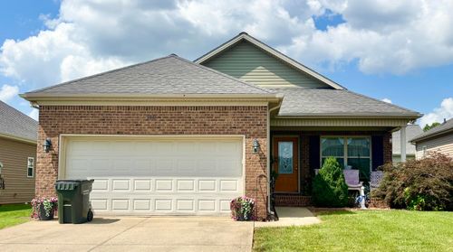 102 Saddlebrook Ct, Hopkinsville, KY, 42240-7908 | Card Image