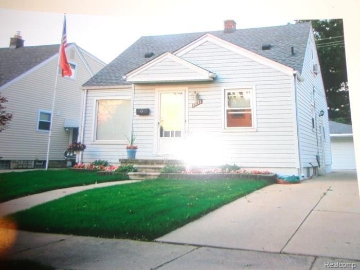 Longtin St, Southgate, MI 48195