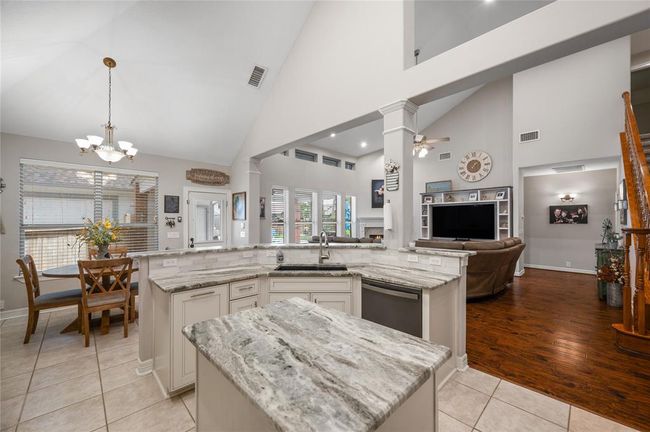 29518 Timber Trail St, House other with 5 bedrooms, 4 bathrooms and 2 parking in Spring TX | Image 23