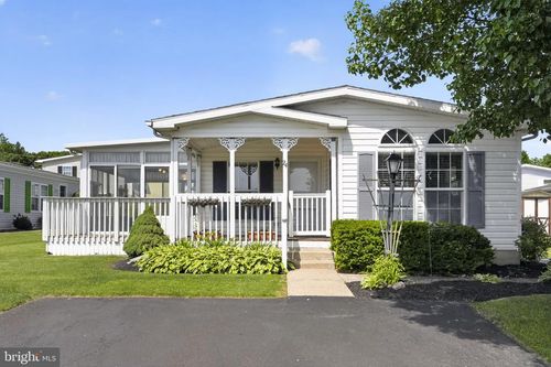 24 Longwood Ct E, HARLEYSVILLE, PA, 19438-2955 | Card Image