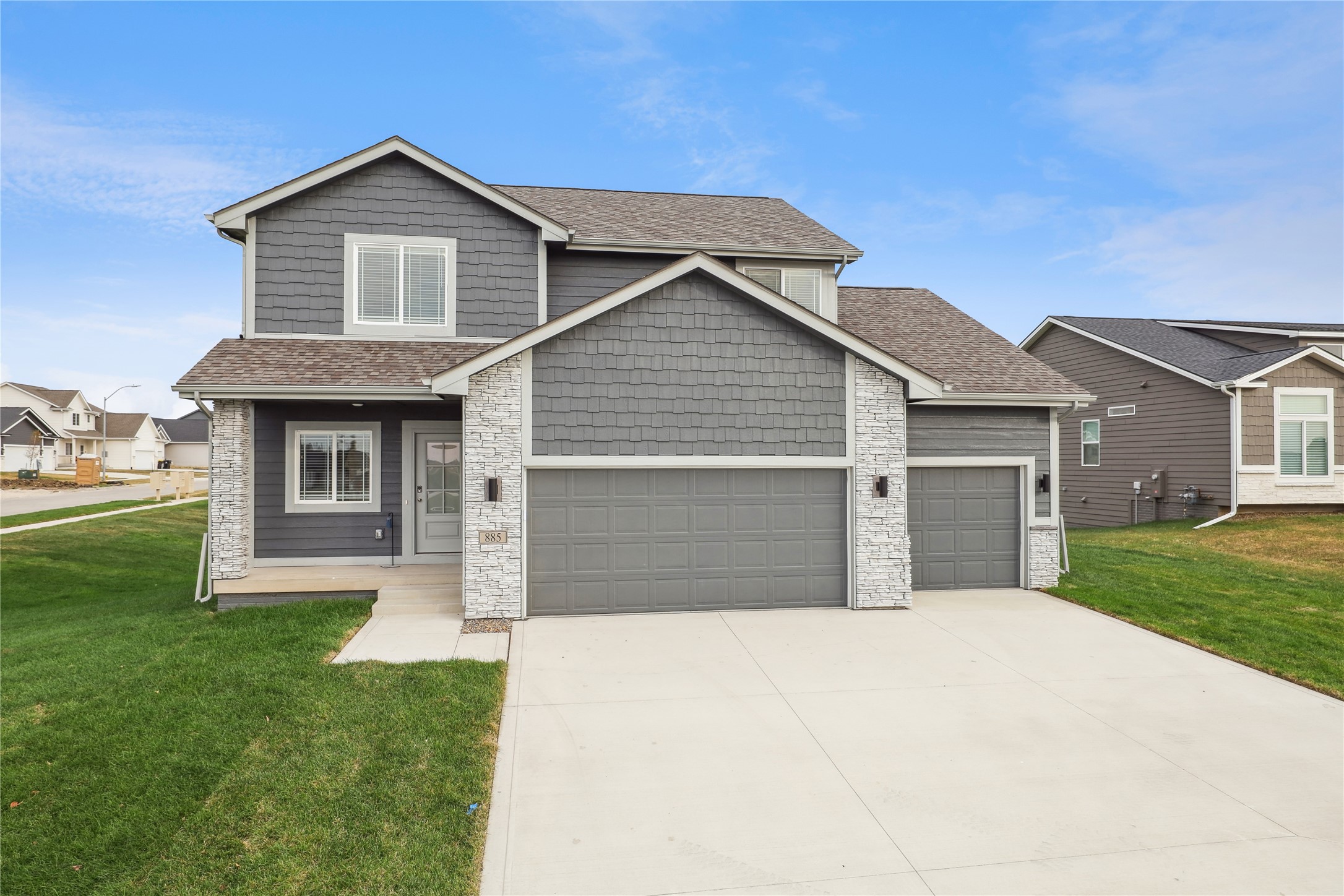 Frescott Cir, Waukee, IA 50263