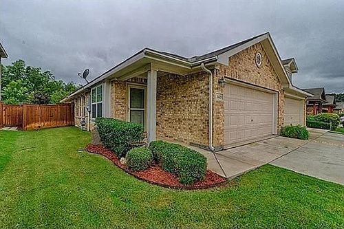 1425 Ravenwood Dr, Mansfield, TX, 76063-6062 | Card Image