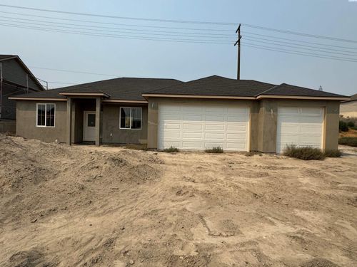 10052 Bob Olson Pkwy, Kennewick, WA, 99338 | Card Image