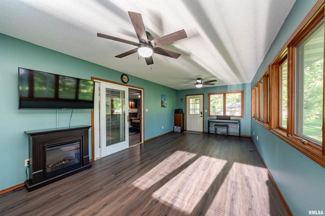1803 Spring Garden Rd, House other with 3 bedrooms, 3 bathrooms and null parking in Marion IL | Image 14