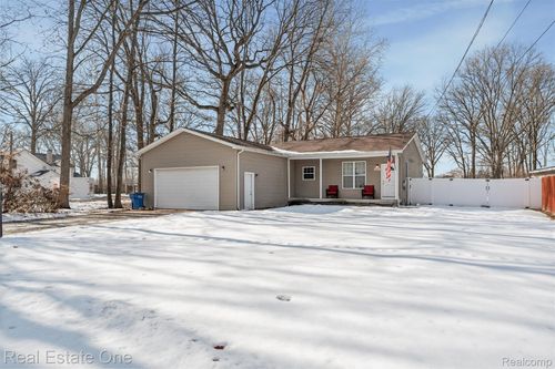27811 Gilbert Drive, Warren, MI, 48093 | Card Image