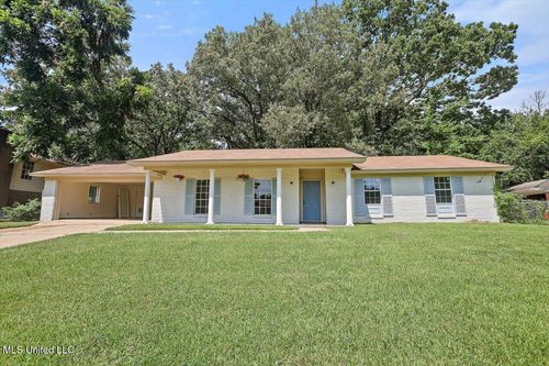 705 Pinehurst St, Clinton, MS, 39056-4039 | Card Image