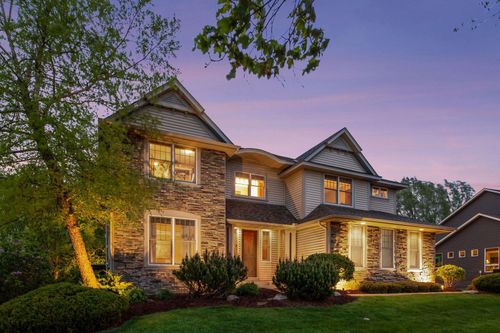 1800 Carriage Dr, Victoria, MN, 55386-4511 | Card Image
