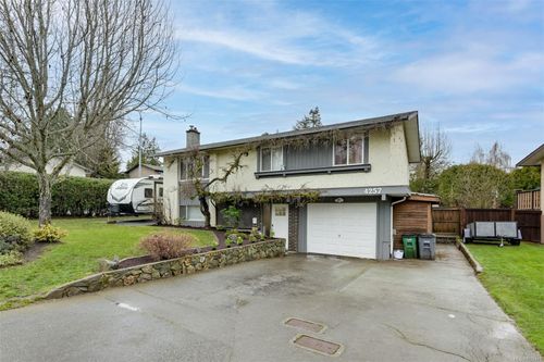 4257 Eastridge Cres, Saanich, BC, V8Z6B5 | Card Image
