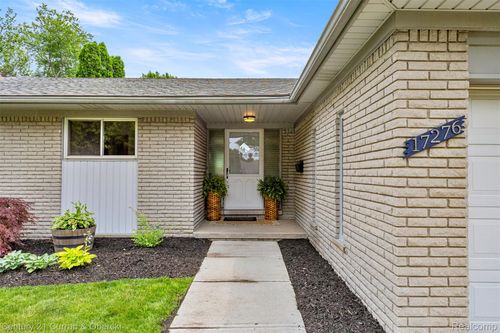 17276 Midway Ave, Allen Park, MI, 48101-1285 | Card Image