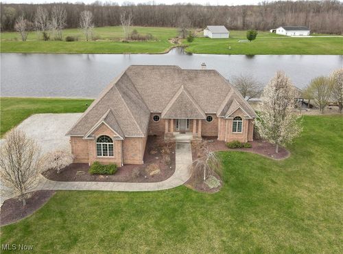 3965 Nelson Mosier Rd, Leavittsburg, OH, 44430-9779 | Card Image
