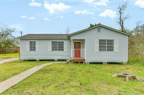 821 Robertson St, Clute, TX, 77531-5234 | Card Image