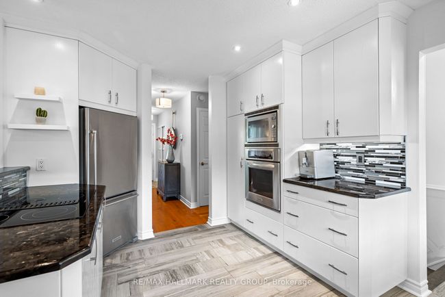 2140 Blue Jay Cres, House other with 2 bedrooms, 2 bathrooms and 3 parking in Gloucester ON | Image 12