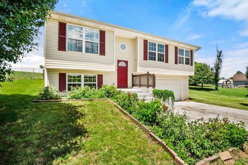 115 Cam Court Dr, Lily, KY, 40740-3150 | Card Image