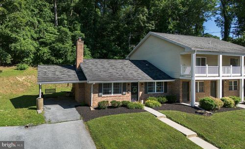 907 Rhue Haus Ln, HUMMELSTOWN, PA, 17036-9748 | Card Image