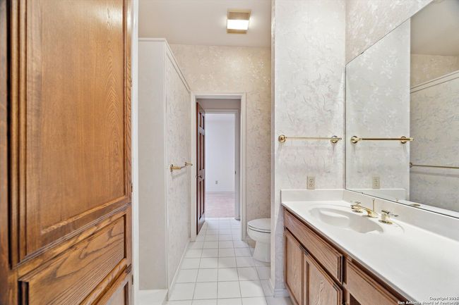640 Woodlake Dr, House other with 5 bedrooms, 5 bathrooms and null parking in Mcqueeney TX | Image 33