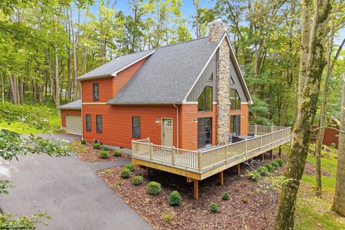 70 Goldfinch Ln, Terra Alta, WV, 26764-2704 | Card Image