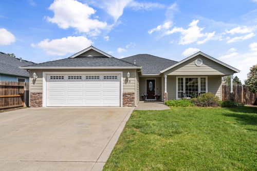 35 Scholarship Way, Medford, OR, 97501-1390 | Card Image