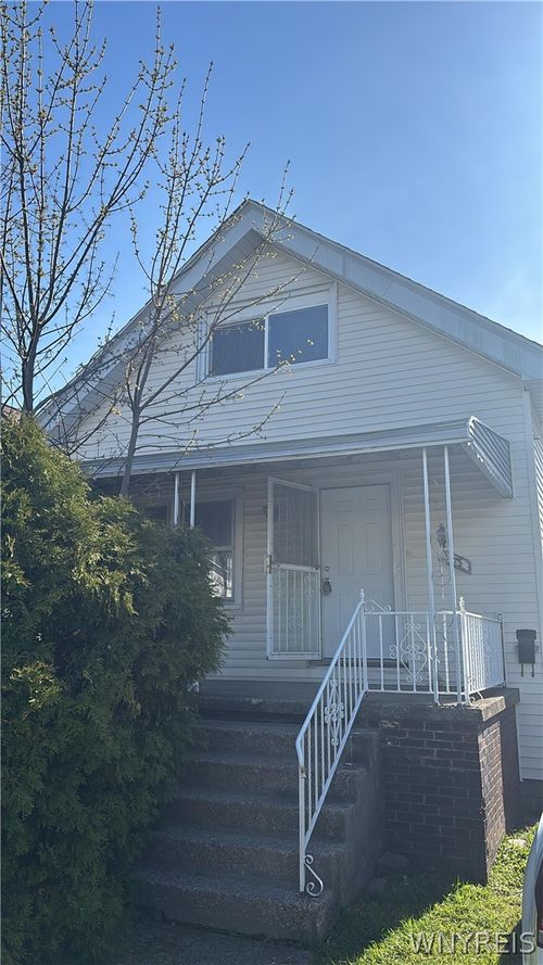 73 Wilkes Ave, Buffalo, NY, 14215-3511 | Card Image