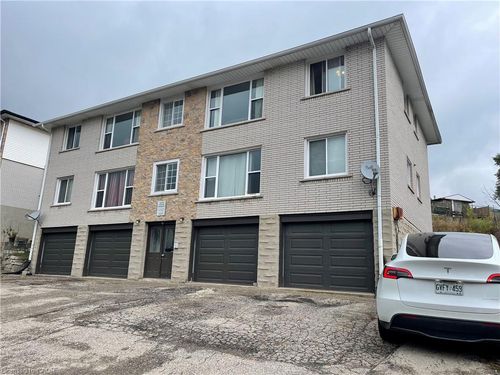 15 Glen Rd, Cambridge, ON, N1R4L4 | Card Image