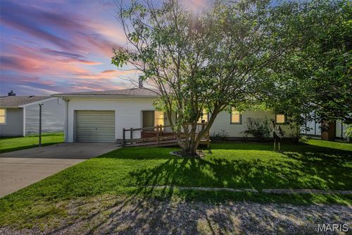 412 Rose Avenue, South Roxana, IL, 62087 | Card Image