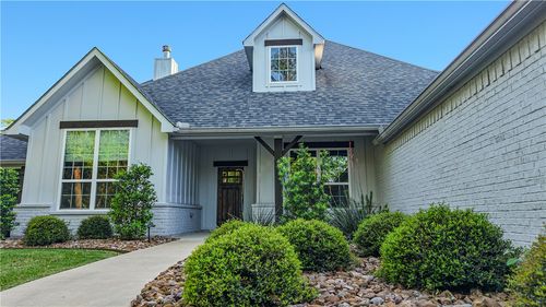 9503 King Oaks Dr, Iola, TX, 77861-4657 | Card Image