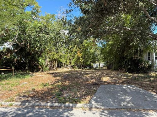 3027 W Helen Ave, TAMPA, FL, 33611-5512 | Card Image