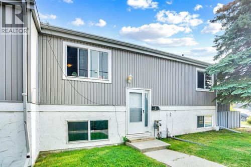 459 Huntsville Cres Nw, Calgary, AB, T2K4W3 | Card Image