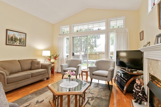 27 - 9012 Walnut Grove Drive, Townhouse with 2 bedrooms, 2 bathrooms and 2 parking in Langley BC | Image 3