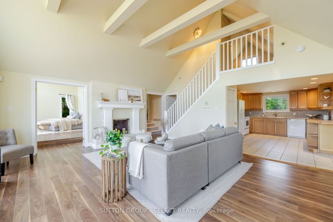 7474 Riverside Dr, House other with 3 bedrooms, 2 bathrooms and 6 parking in Port Franks ON | Image 11