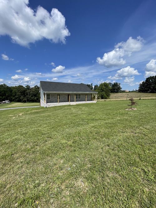 2907 Union Camp Rd, Lafayette, TN, 37083-3712 | Card Image