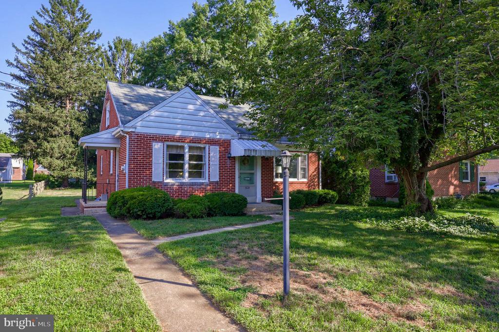 Locust St, Columbia, PA 17512