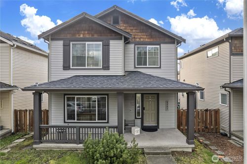 4241 Q St Ne, Auburn, WA, 98002-5041 | Card Image