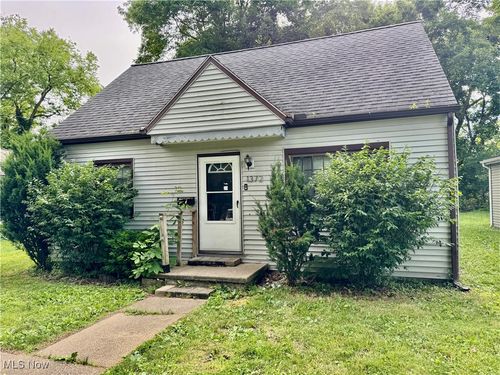 1372 Frederick Blvd, Akron, OH, 44320-3354 | Card Image