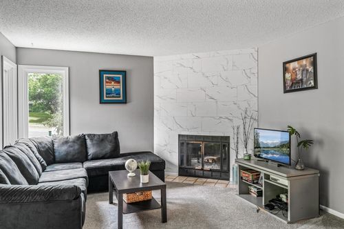 unit-202-8019 Xerxes Ave S, Bloomington, MN, 55431-1081 | Card Image