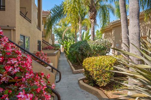 208-3957 Nobel Dr, San Diego, CA, 92122-1002 | Card Image