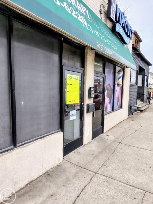 9427 Conant St, Hamtramck, MI, 48212-3689 | Card Image