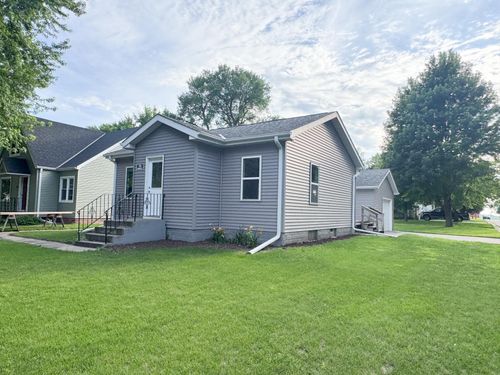 936 Adams Ave, Westbrook, MN, 56183-1117 | Card Image