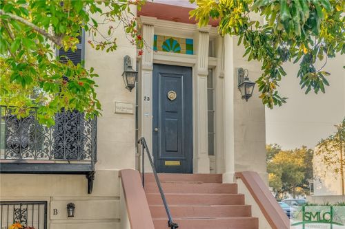 25 W Perry Street, Savannah, GA, 31401 | Card Image