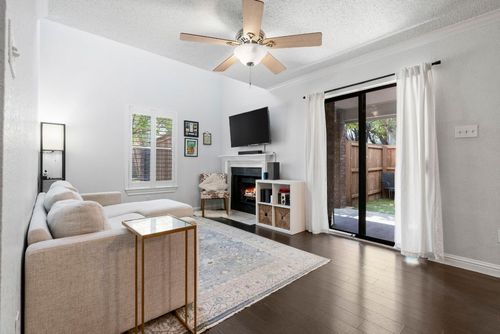 apt-202-7635 Guadalupe St, Austin, TX, 78752-1350 | Card Image