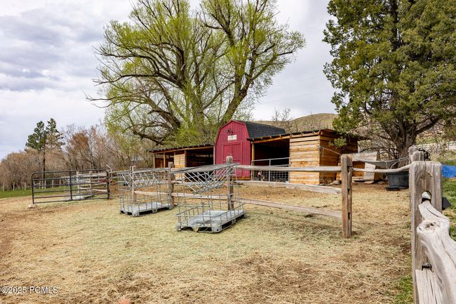 4611 S Cove Ln, Home with 3 bedrooms, 3 bathrooms and null parking in Daniel UT | Image 70