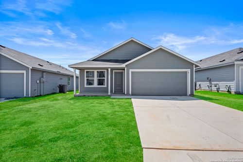 137 Autumn Trl, Floresville, TX, 78114-0139 | Card Image