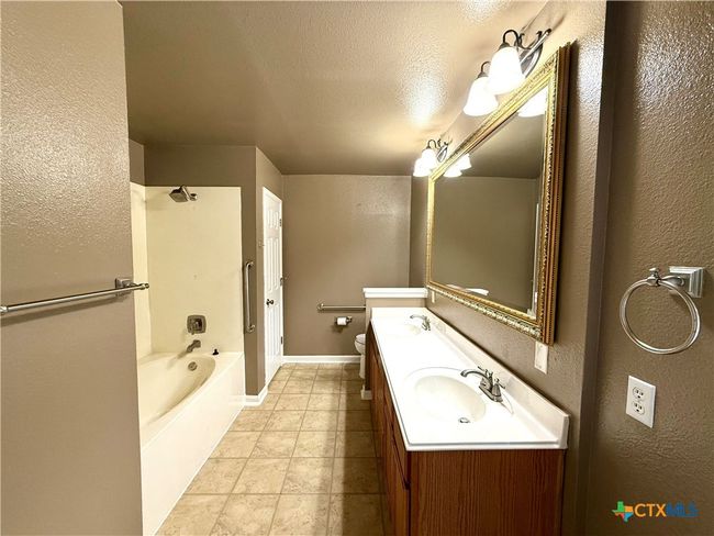 213 Summerside Ave, House other with 3 bedrooms, 2 bathrooms and null parking in Lockhart TX | Image 29