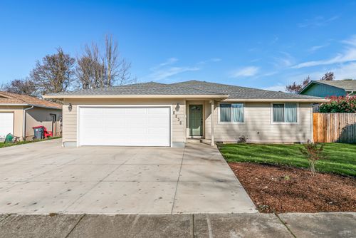 6030 Rock Way, Central Point, OR, 97502-1666 | Card Image