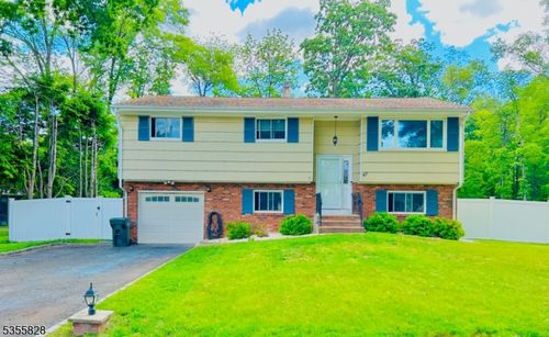 47 Michael St, Piscataway, NJ, 08854-6074 | Card Image