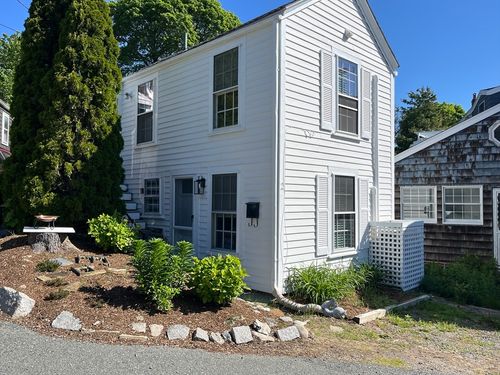 1-2 Highland St, Rockport, MA, 01966-1523 | Card Image